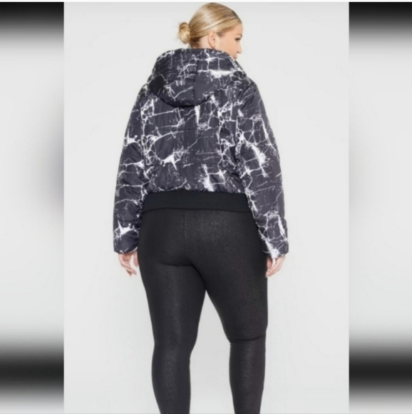 🍁🍂NWT FASHION TO FIGURE SIZE 3X PUFFER JACKET - Picture 2 of 2